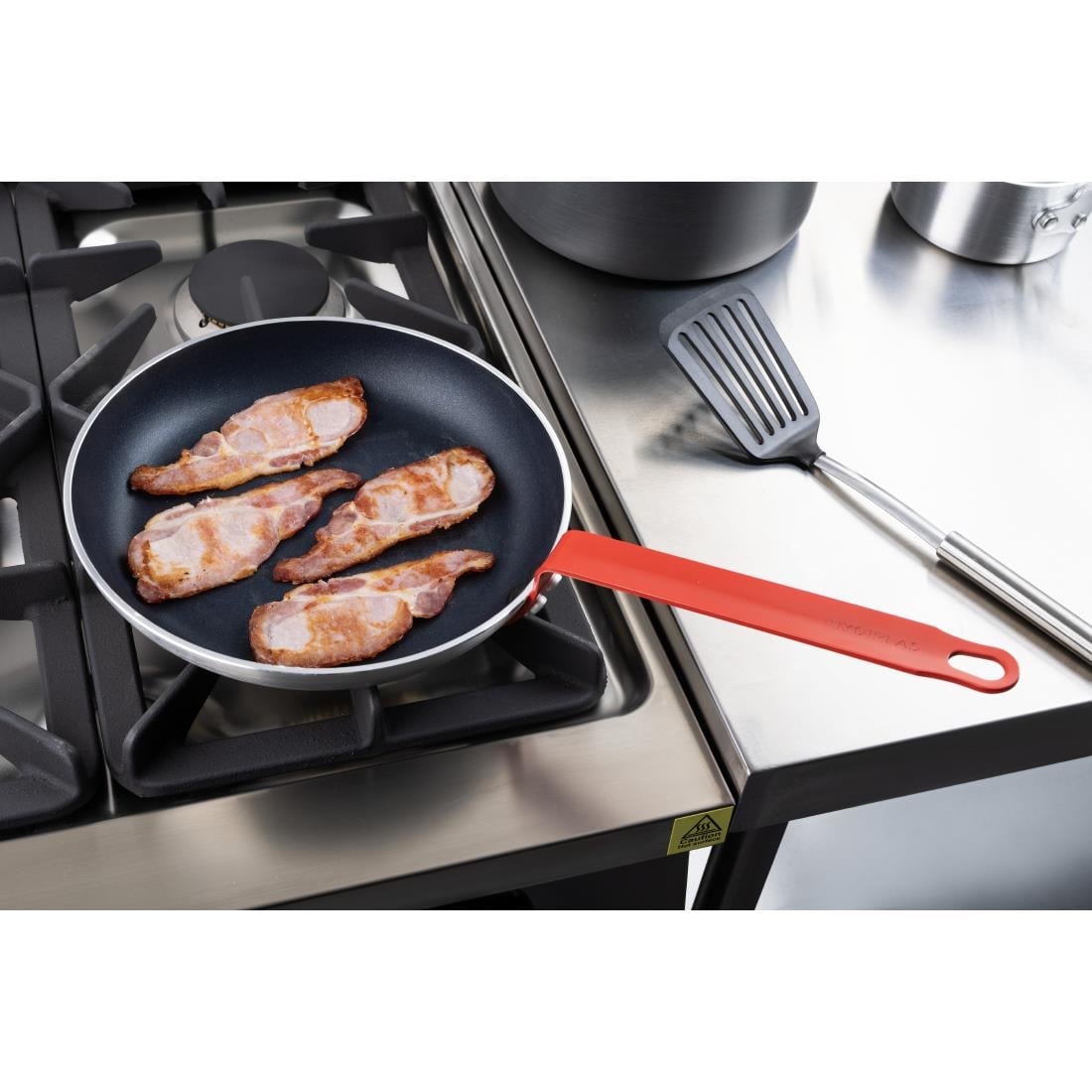 HT966 Hygiplas Aluminium Anti-aanbak Teflon Platinum Plus Koekenpan met Rode Handgreep 28cm