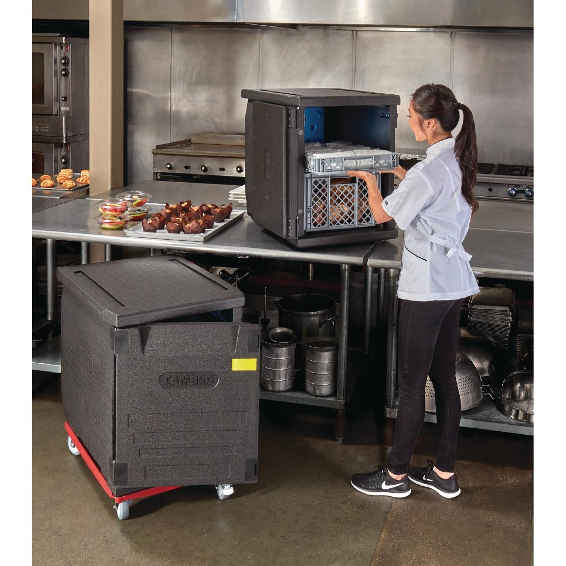 DW585 Cambro Cam GoBox geïsoleerde voedselcontainer 126Ltr zonder rails