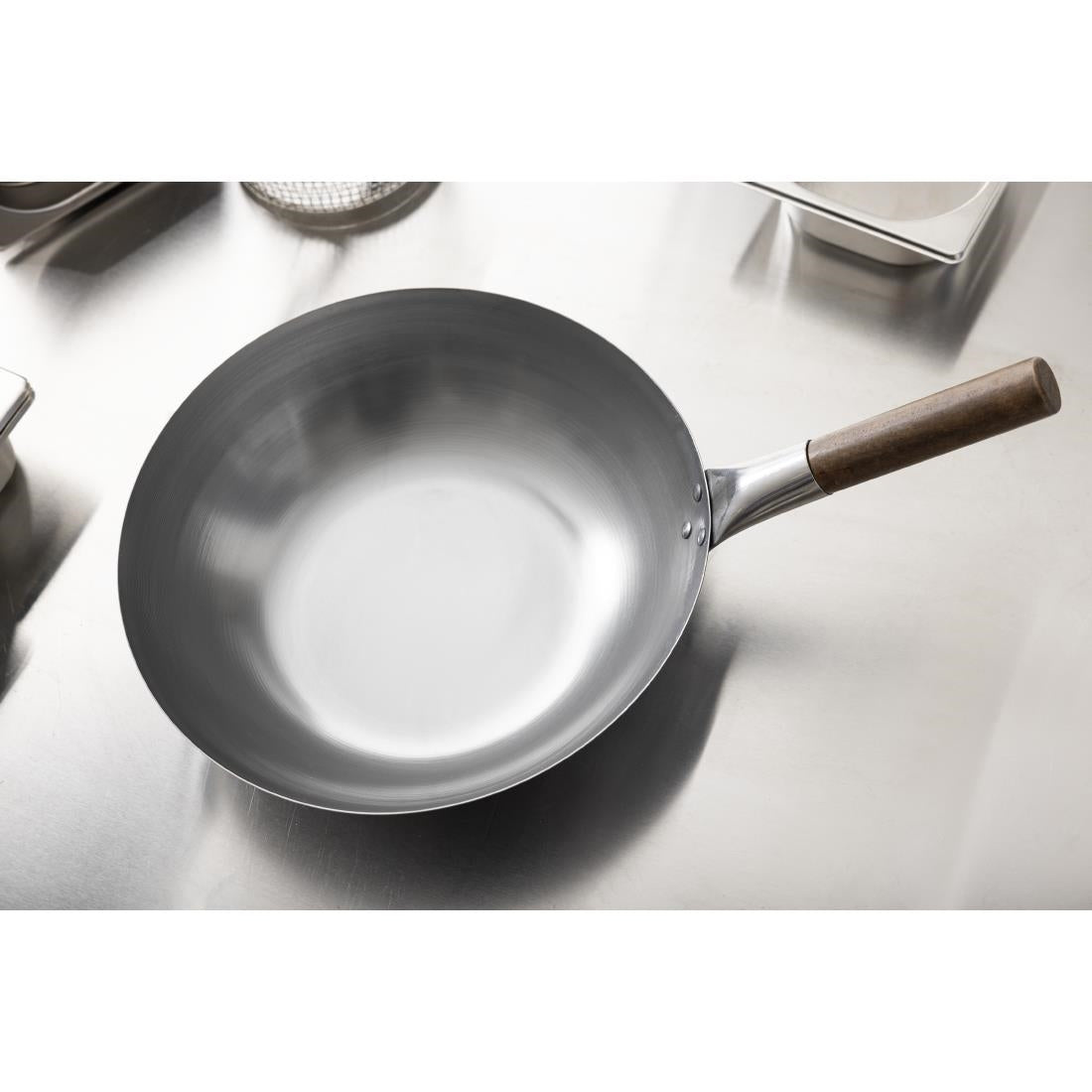 GJ494 London Wok wok met platte bodem 33cm