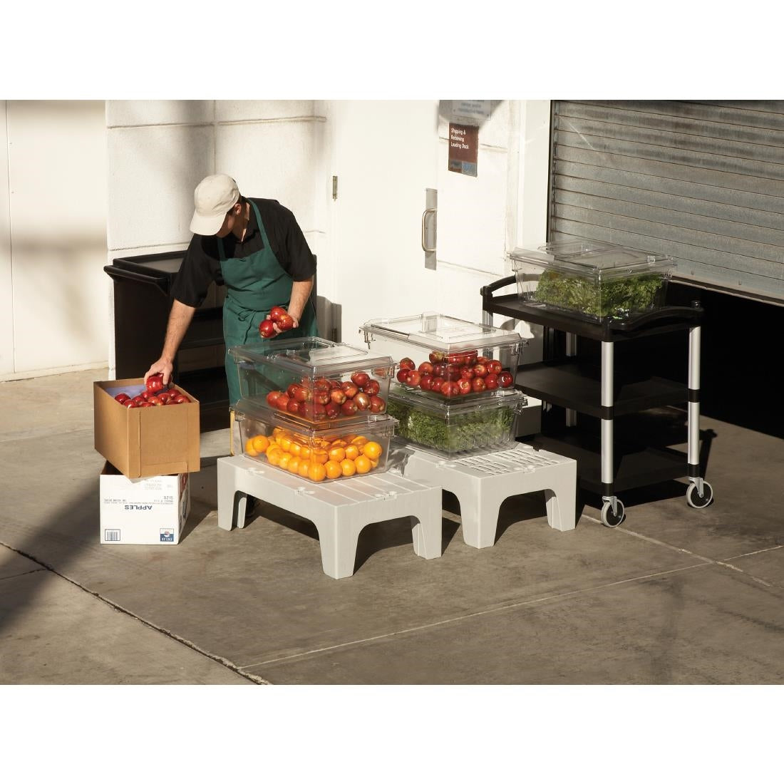 CT400 Cambro KD serveerwagen met 3 bladen zwart