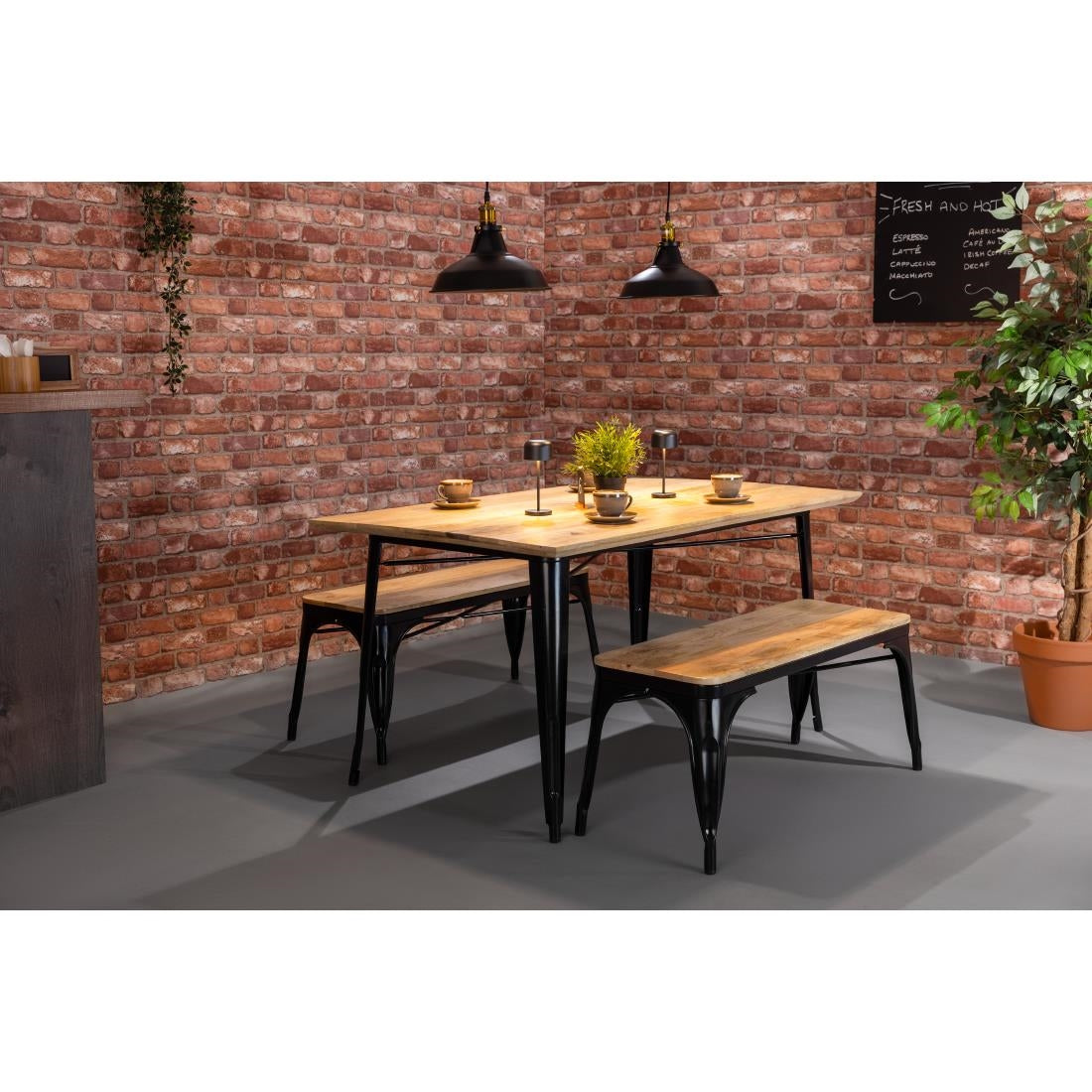 HZ814 Bolero Bistro Bank Van Mangohout En Zwarte Poten 1000mm (2 stuks)