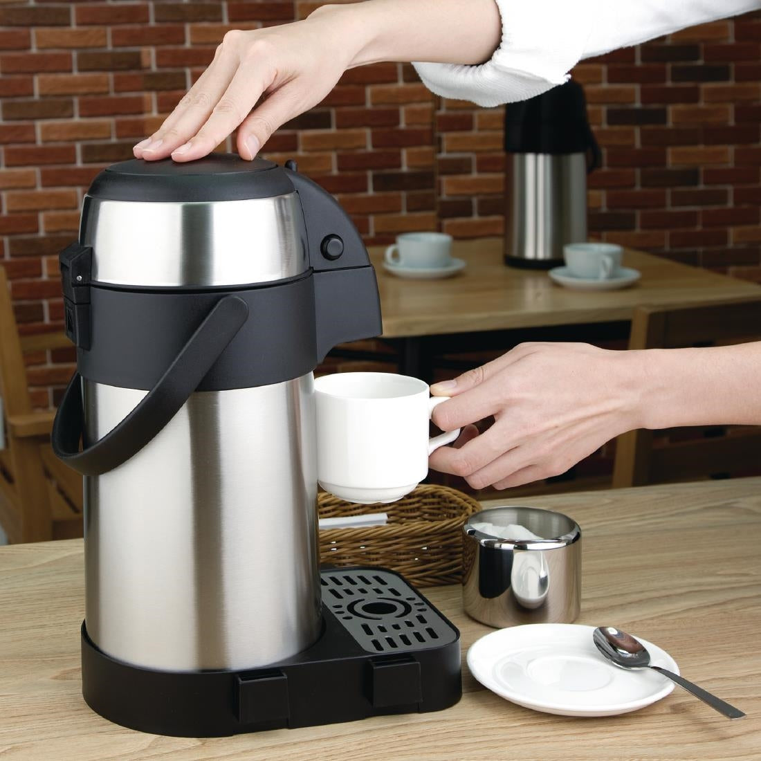 K635 Olympia RVS pomp thermoskan 2,5Ltr