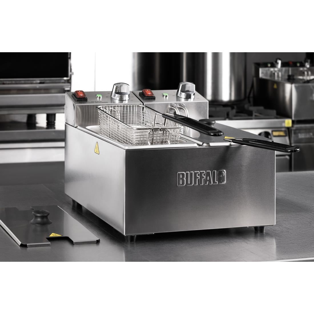 CU615 Buffalo Dubbel Tank Dubbele Mand 2X3Ltr Aanrecht Friteuse 2X2Kw