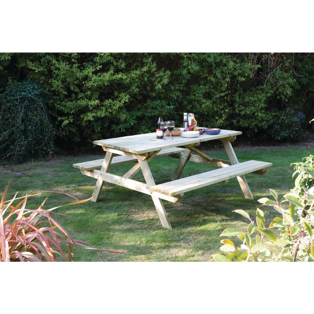 CG095 Rowlinson houten picknicktafel 150cm