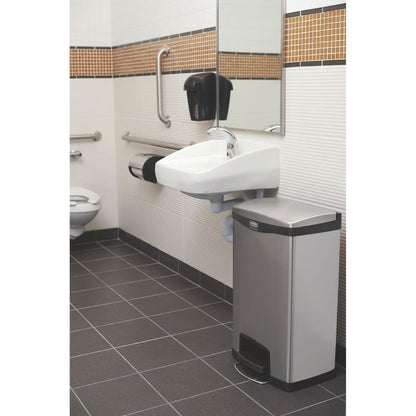 GE938 Rubbermaid Slim Jim Front Step pedaalemmer RVS 50Ltr
