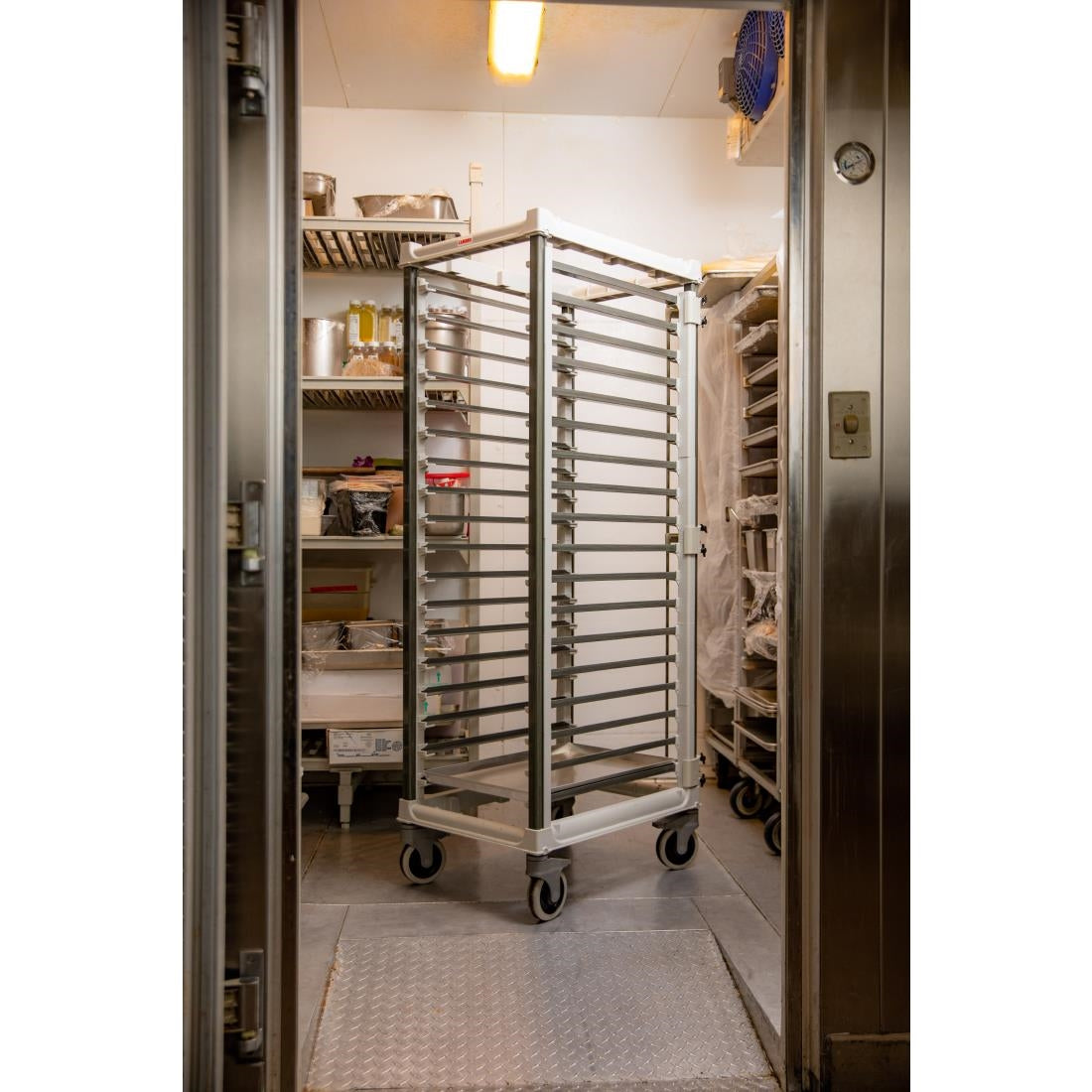 FU681 Cambro Ultimate Bakkerijwagen Op Volledige Hoogte 600x400mm