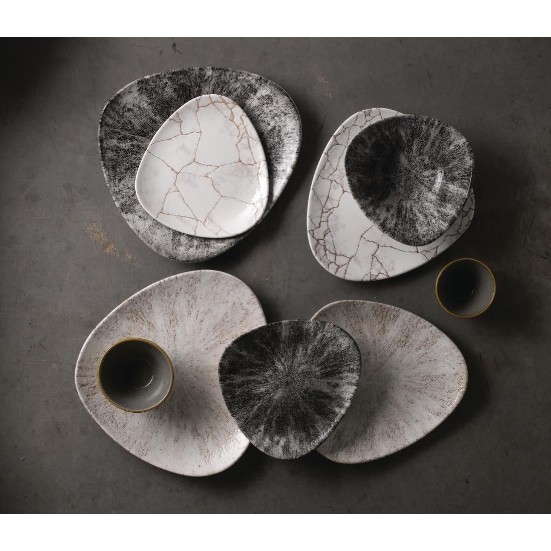 FR060 Churchill Studio Prints Kintsugi Agate Grey Lotus Borden 228mm (12 stuks)