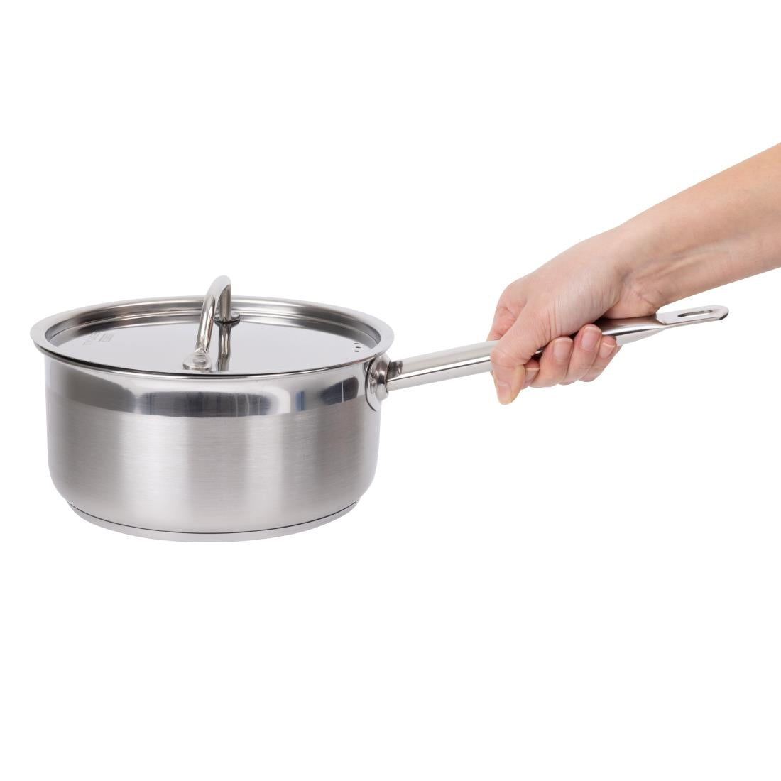 DF671 Nisbets Essentials RVS inductie steelpan 3Ltr 20(Ø)cm inclusief deksel