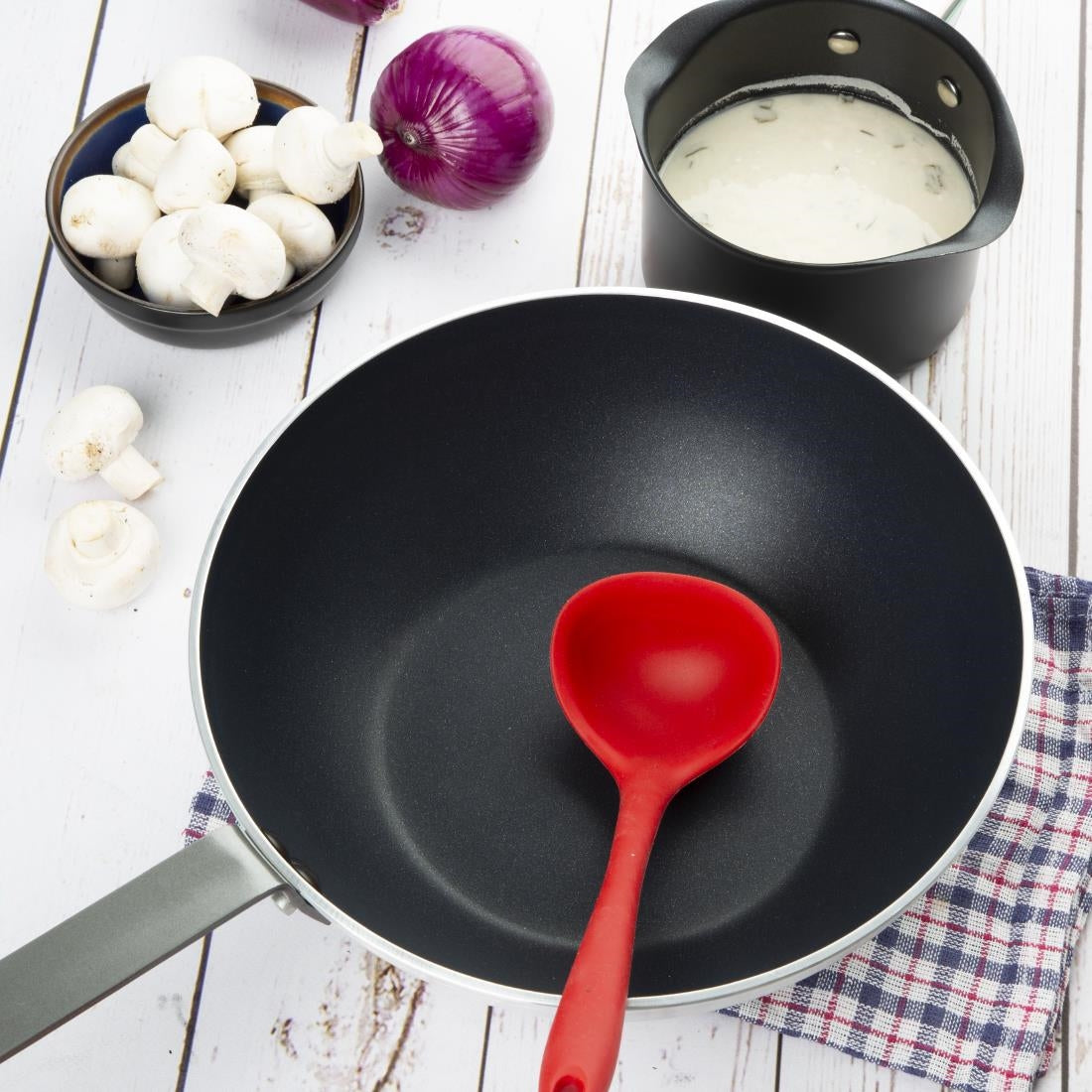CE165 Vogue anti-aanbak teflon platinum wok 300mm