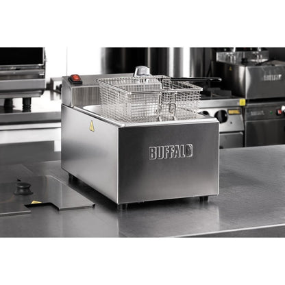 CU616 Buffalo Enkele Friteuse 5Ltr 2800W