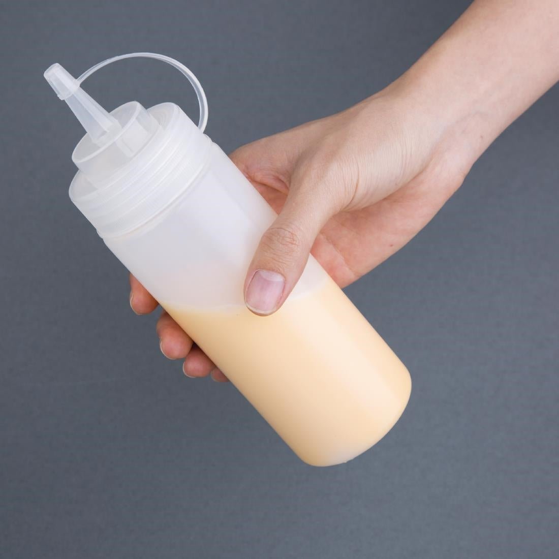 DA113 Nisbets essentialsquirtfles voor saus 340ml (6 stuks)