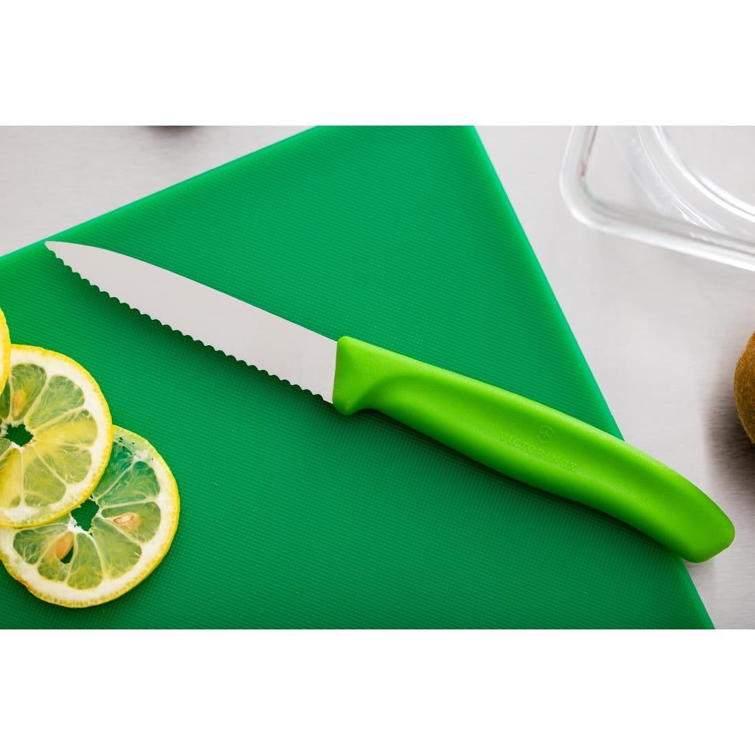 CP841 Victorinox gekarteld schilmesje groen 8cm