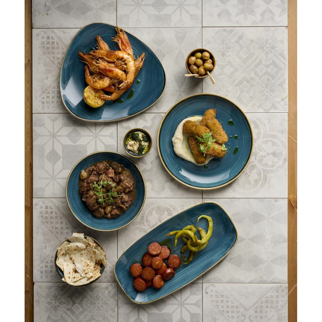 HR391 Churchill Stonecast Java Blue Chefs Ovaal Bord 35.2 x 18.7cm (6 stuks)