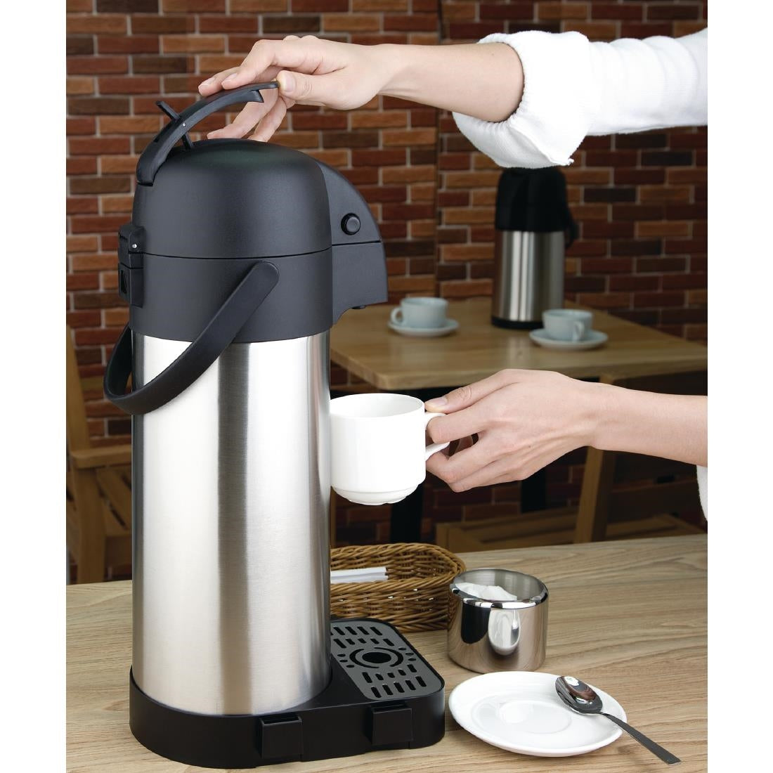 DL166 Olympia RVS pomp thermoskan 4Ltr