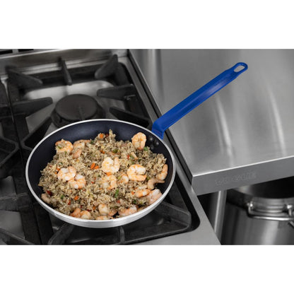 HT972 Hygiplas Aluminium Anti-aanbak Teflon Platinum Plus Koekenpan met Blauwe Handgreep 28cm