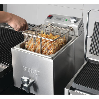 FC374 Buffalo enkelvoudige tank enkele mand 8ltr aanrecht friteuse met timer 2.9kw
