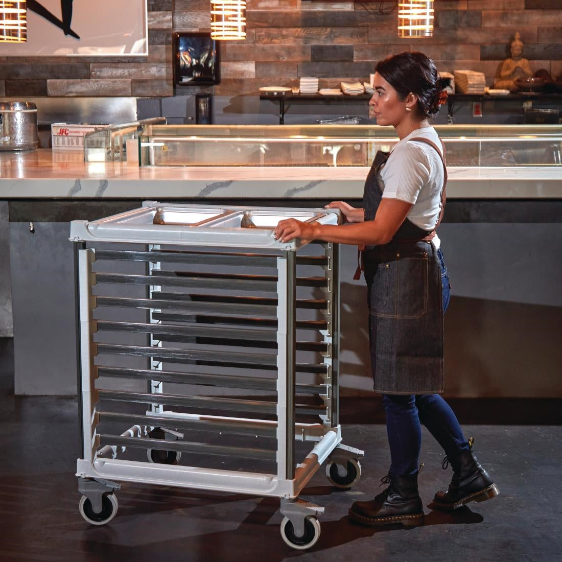 FP468 Cambro GN 2/1 trolley 9 etages voor 18x 1/1/ GN bakken