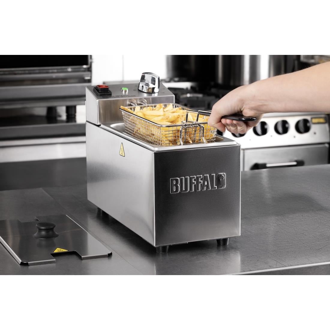 CU614 Buffalo Enkele Friteuse 3Ltr 2000W
