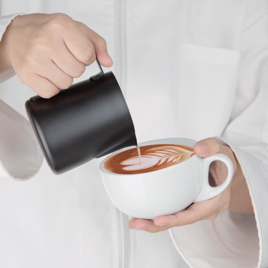 CM606 Olympia zwarte melkschuimkan met anti-kleefcoating 34cl